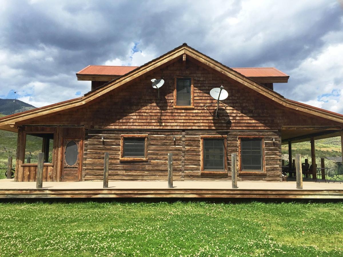 Schoolhouse Cabin Gardiner Exterior photo